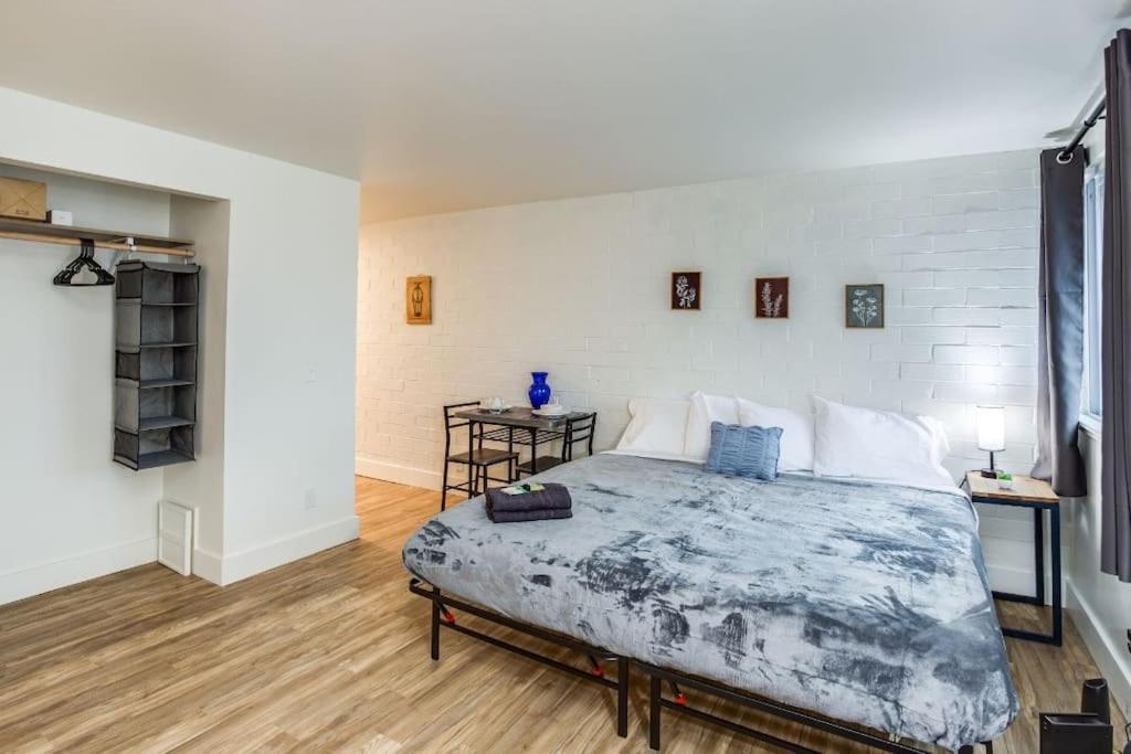 Studio W/ King Bed Near Dwtn 로체스터 외부 사진